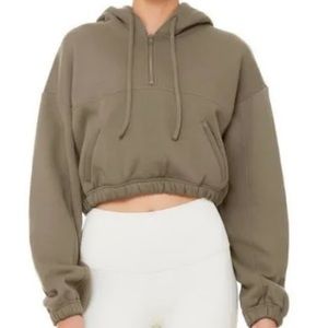 Alo yoga stadium half zip hoodie olive green